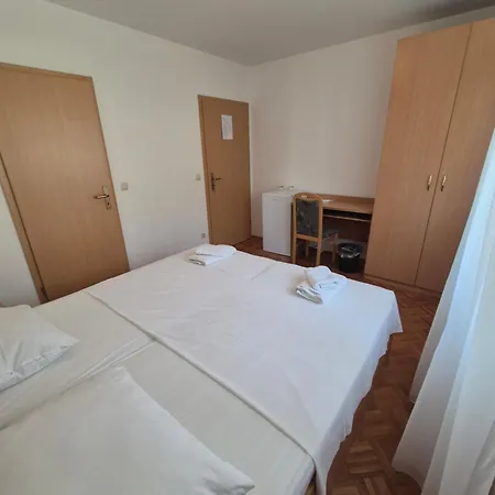Guest house And Mamic Dugi Rat