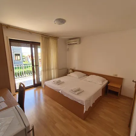 And Mamic Guest house Dugi Rat