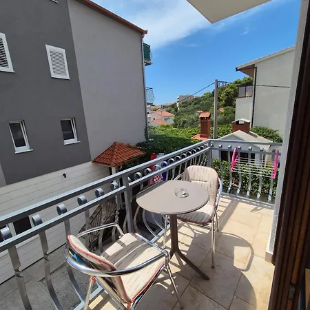 And Mamic 3* Dugi Rat